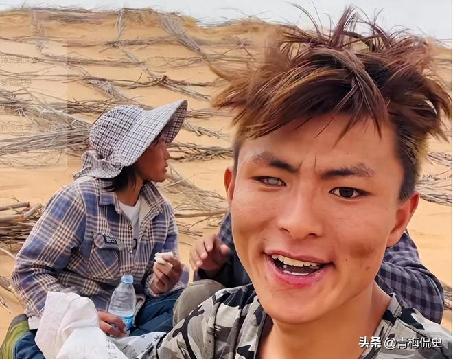、住废弃商铺亲自回应果然有情况异瞳少年真实情况曝光！啃馒头(图13)